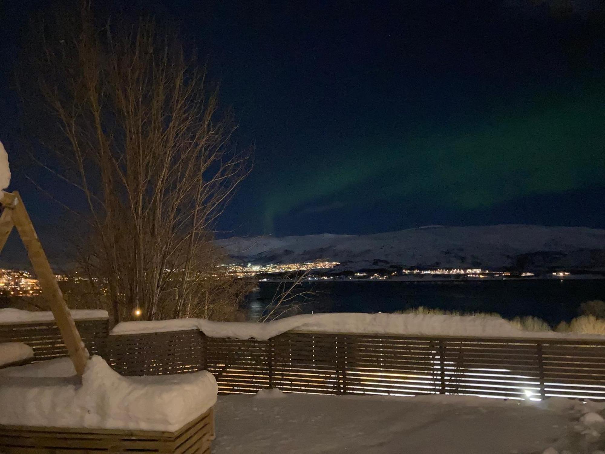 A Place For Aurora In Wintertime And Midnight Sun In Summer-Time! Tromsø Exterior foto